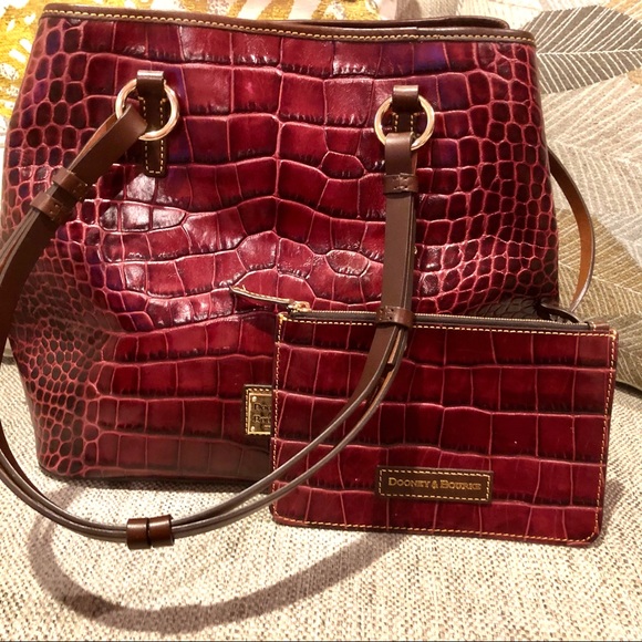 Dooney & Bourke Handbags - DOONEY & BOURKE SET BAG & WRISTLET new